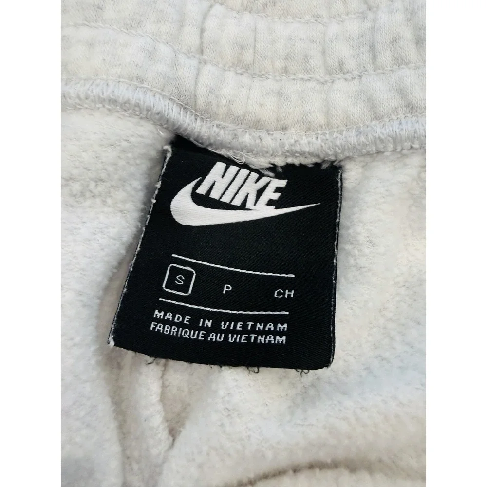 Nike women gray